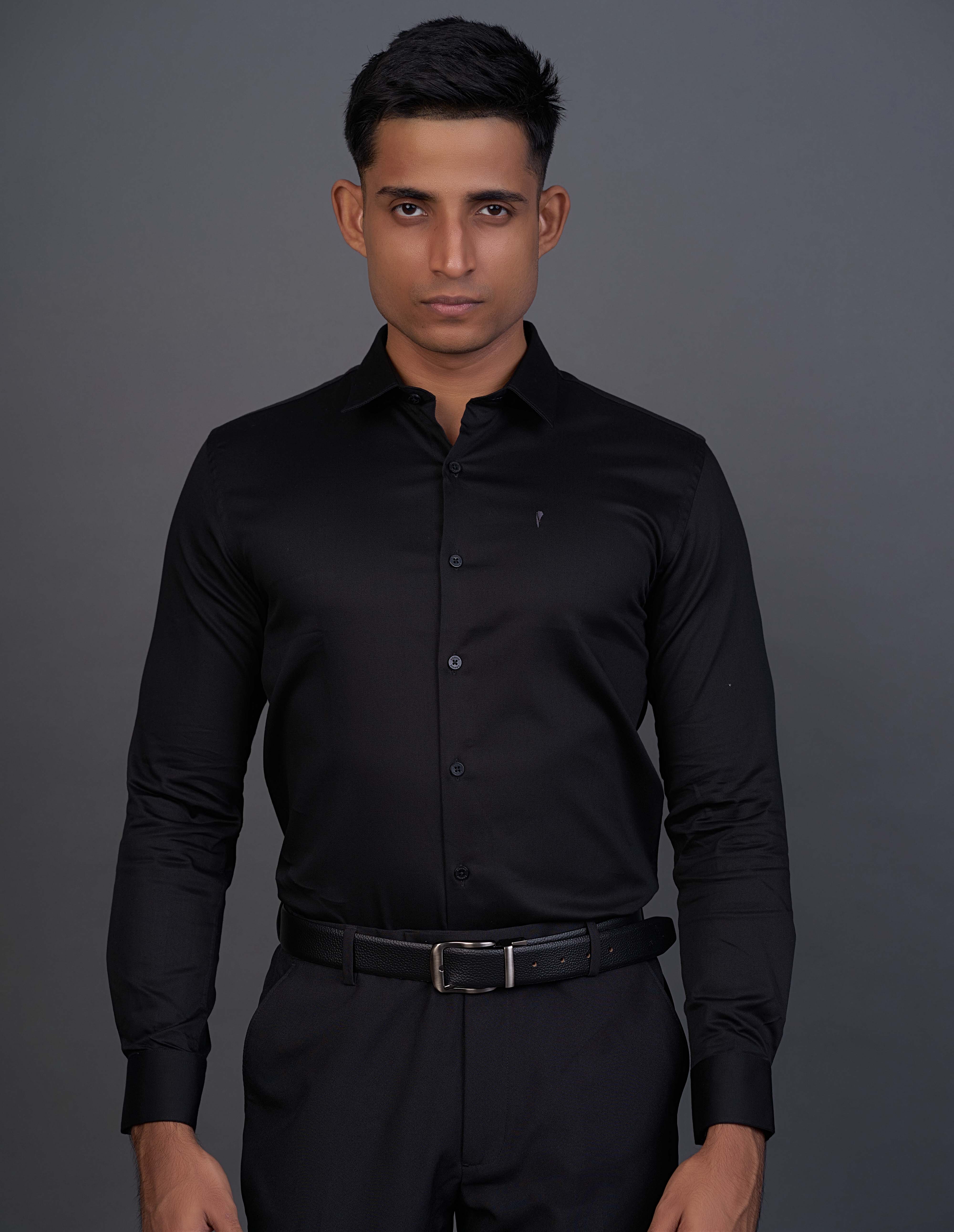 Emerald Fashion Plain Slim Fit-Black