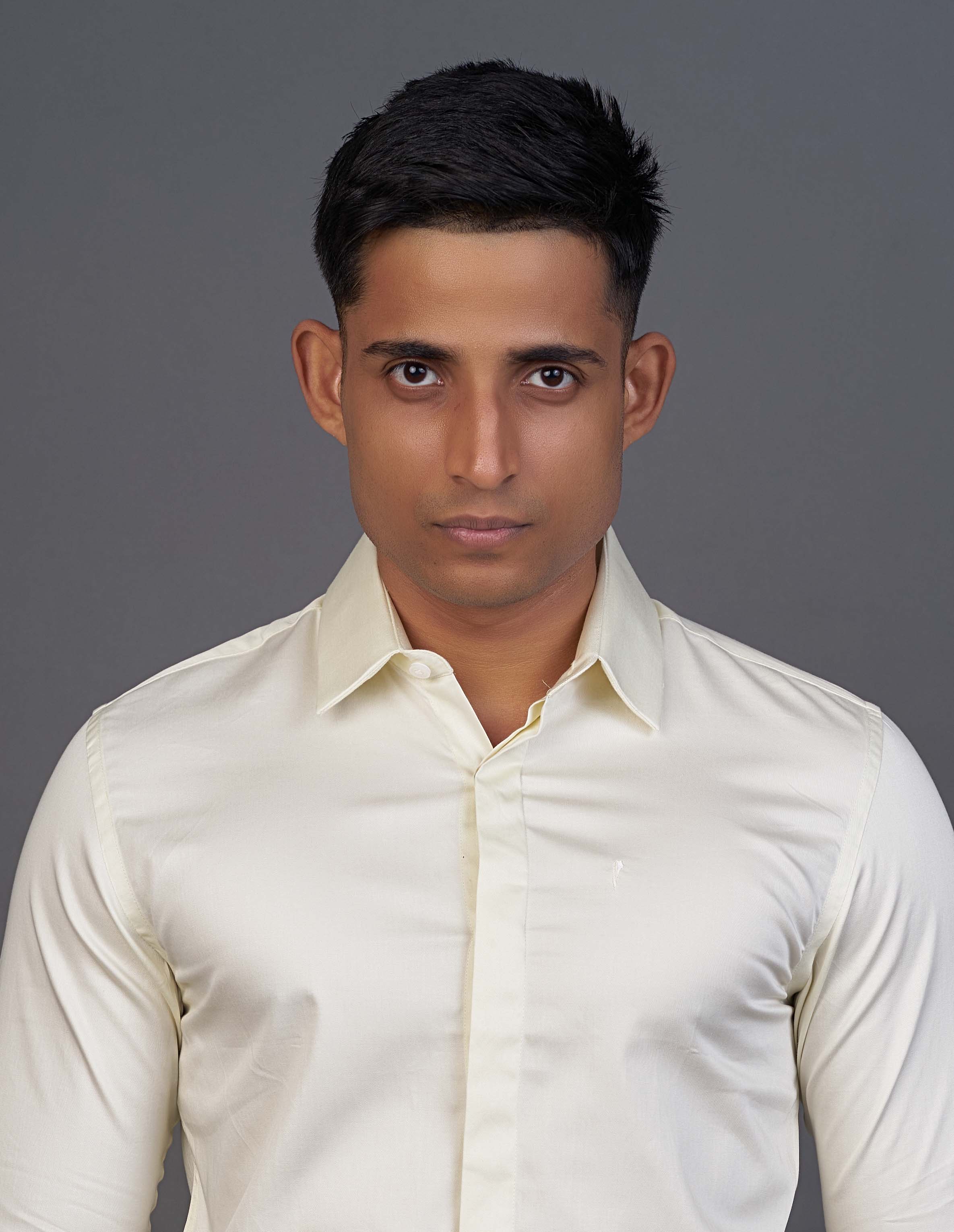 Emerald Fashion Plain Slim Fit-Cream