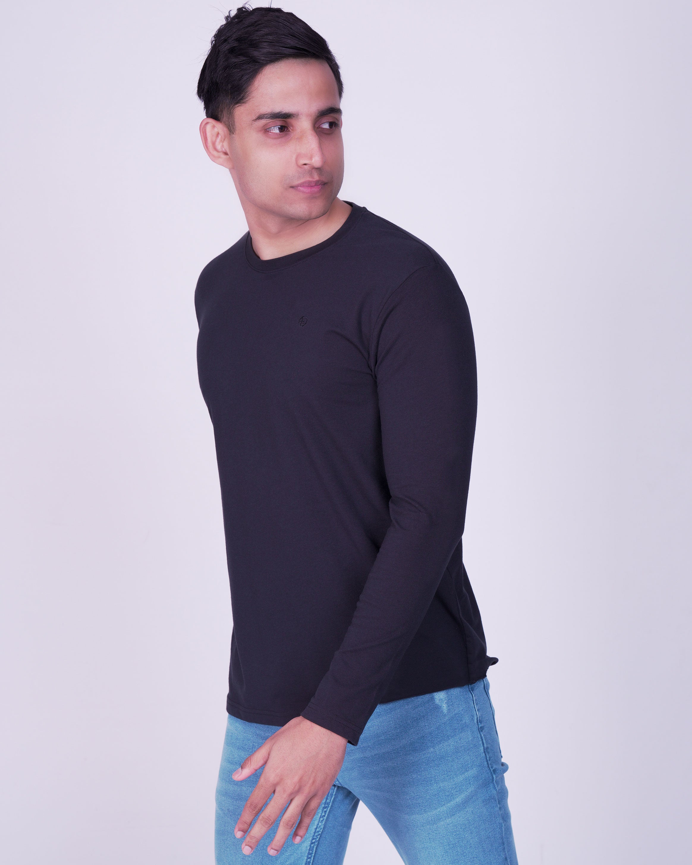 Emerald Crew Neck Plain Slim Fit-Black